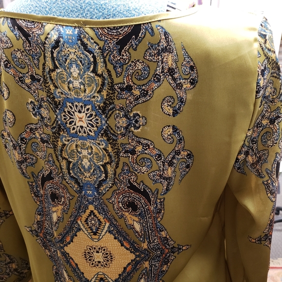 Women's Apt 9 Pullover Blouse With Unique Symmetrical Design, Size L - Picture 6 of 12